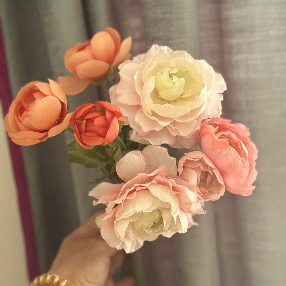 Pottery Barn 1: Faux Ranunculus / flower 💐 Bouquet  NWT - Picture 4 of 11